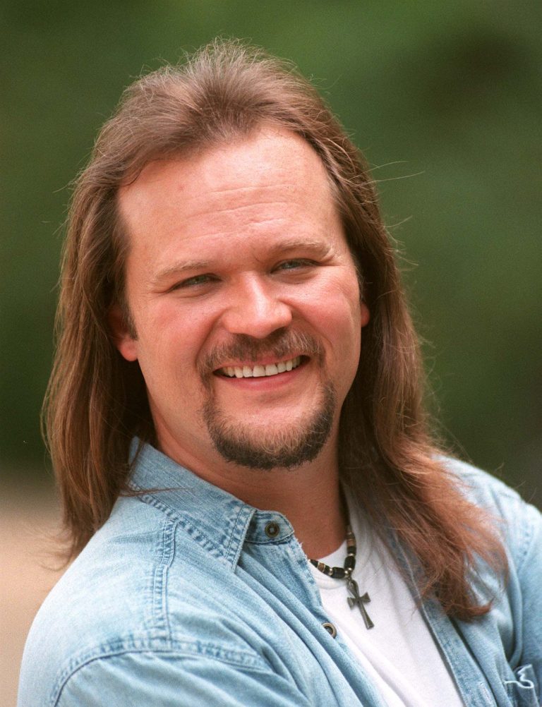 FamousPeopleFacts - Travis Tritt