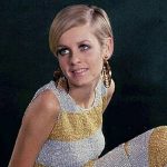 FamousPeopleFacts - Twiggy