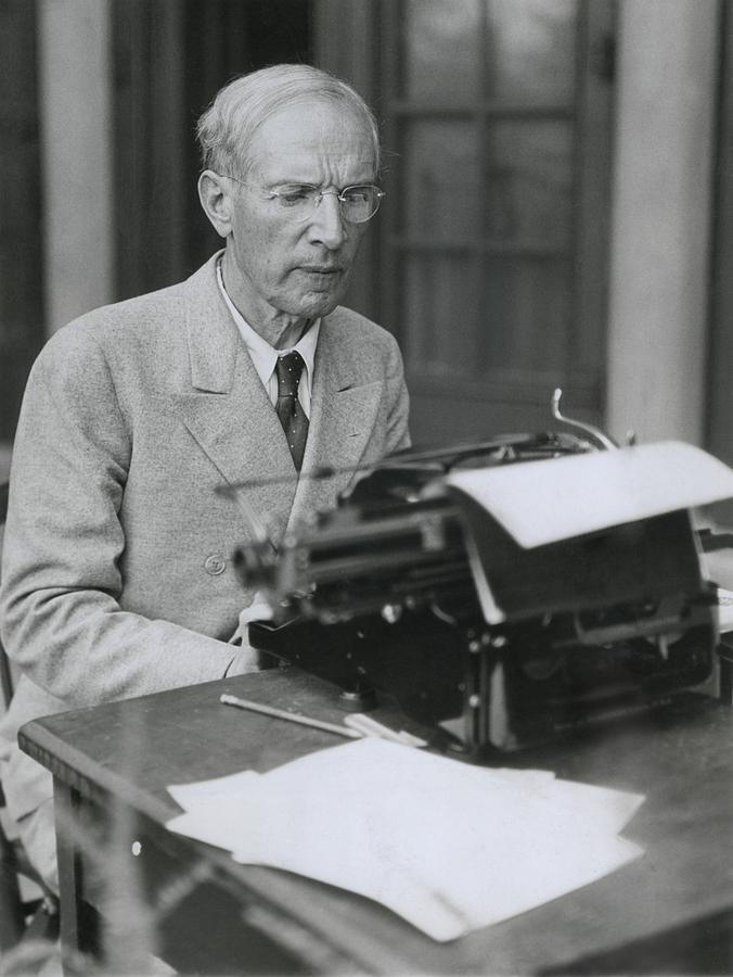 FamousPeopleFacts - Upton Sinclair