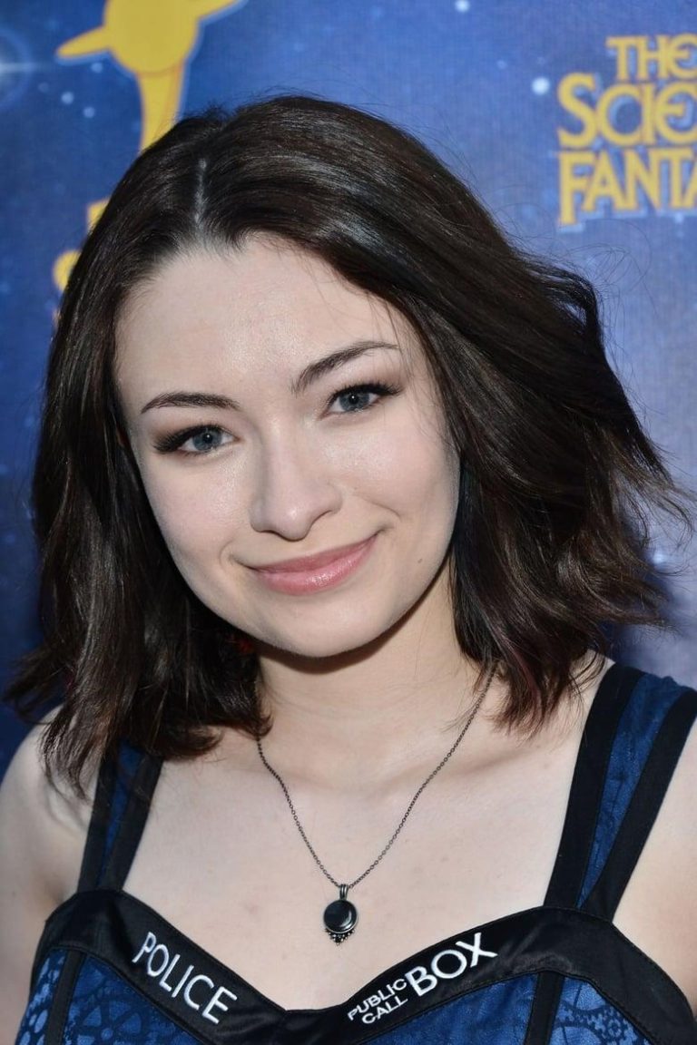 FamousPeopleFacts - Jodelle Ferland