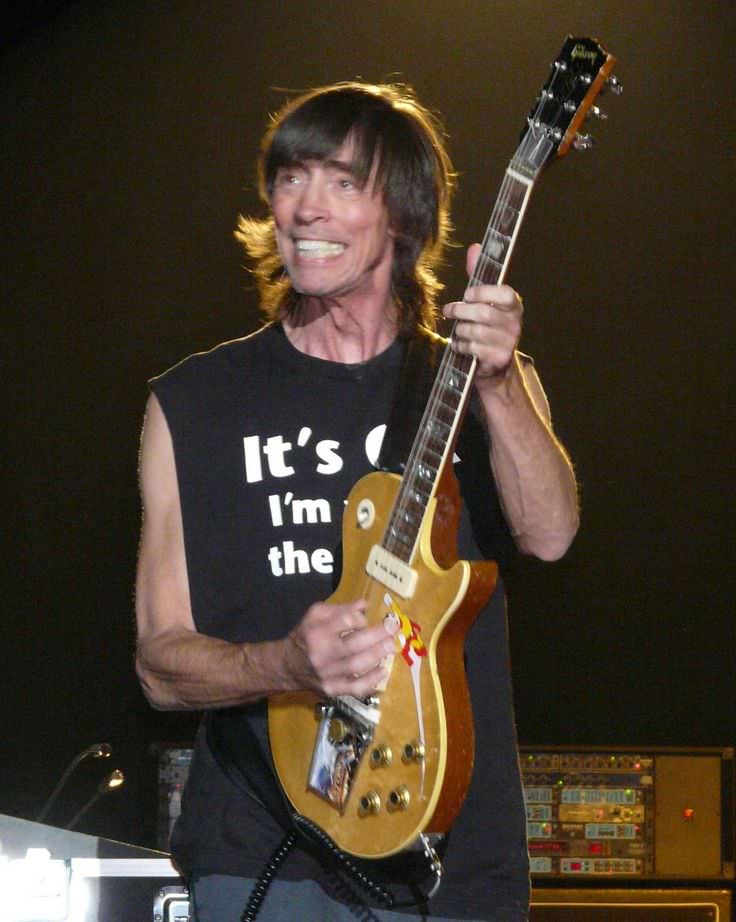 FamousPeopleFacts - Tom Scholz