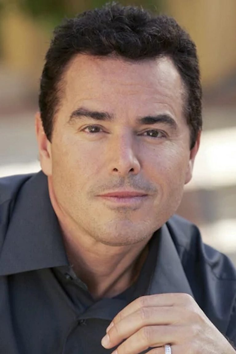 FamousPeopleFacts - Christopher Knight