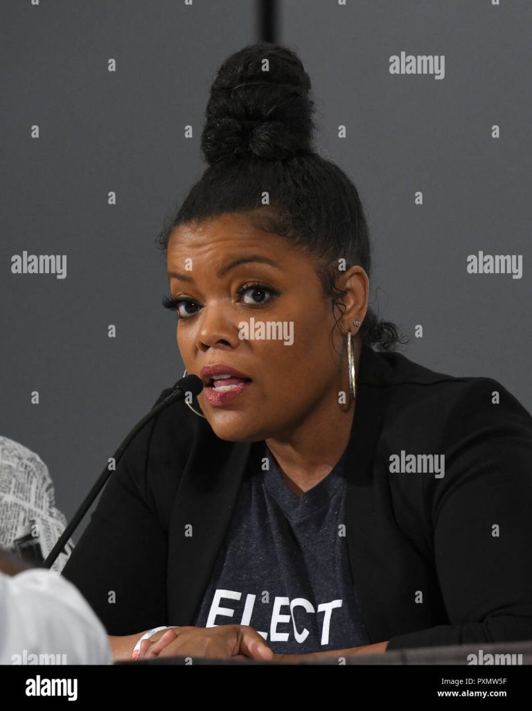 FamousPeopleFacts - Yvette Nicole Brown