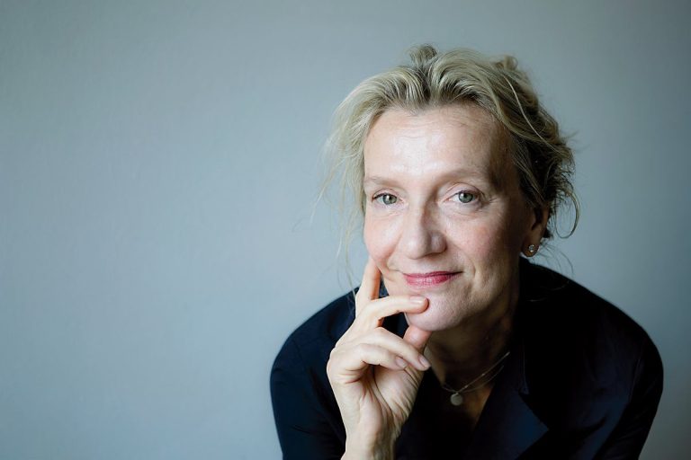 FamousPeopleFacts - Elizabeth Strout